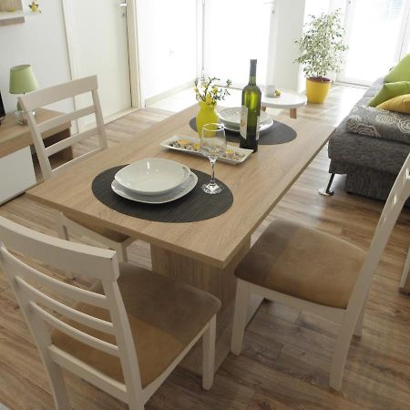Apartment Near Center,Beach,Bus +Free Parking Zadar Bagian luar foto