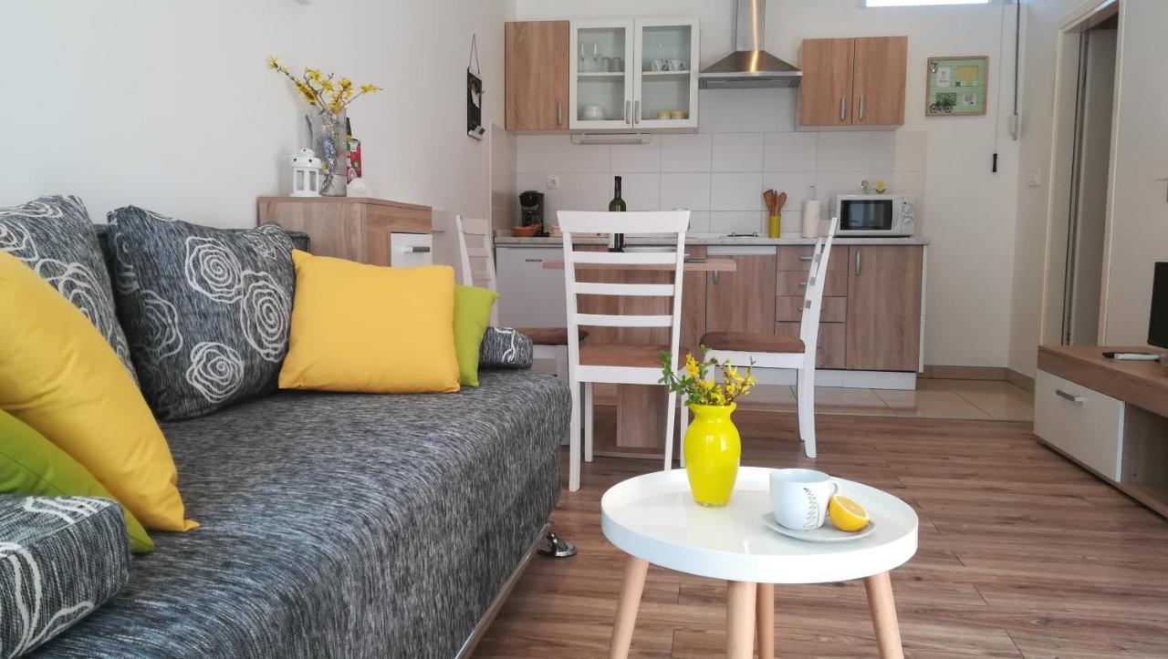 Apartment Near Center,Beach,Bus +Free Parking Zadar Bagian luar foto