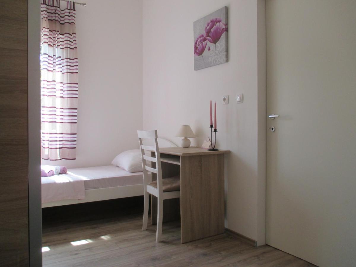 Apartment Near Center,Beach,Bus +Free Parking Zadar Bagian luar foto